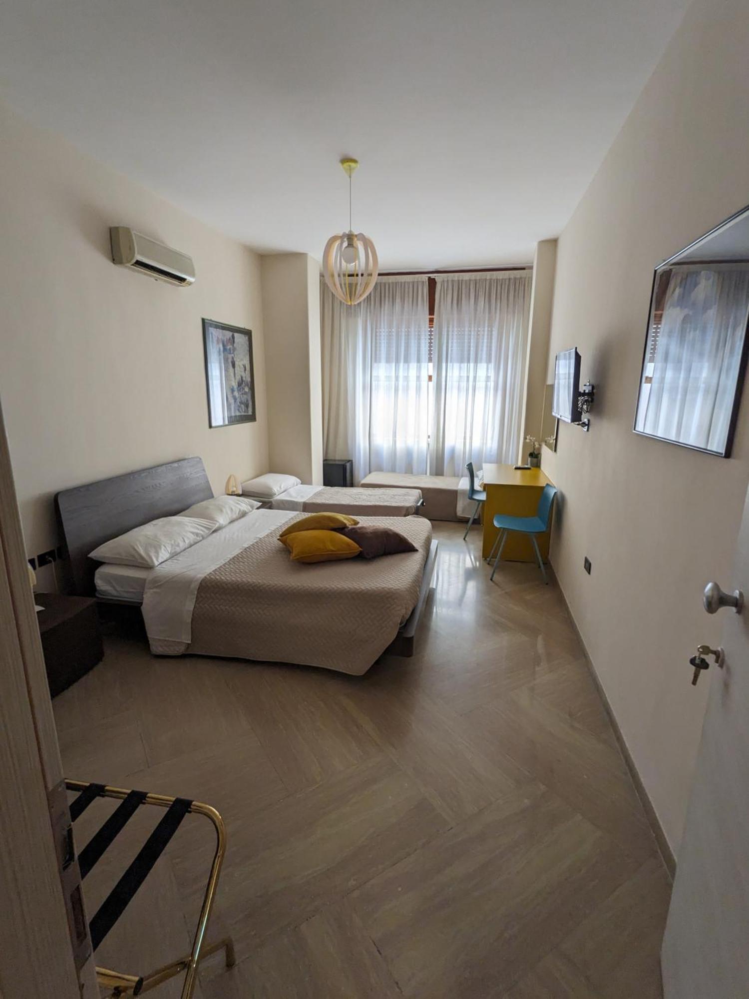 Double or Twin Room,1553098810:JPEG